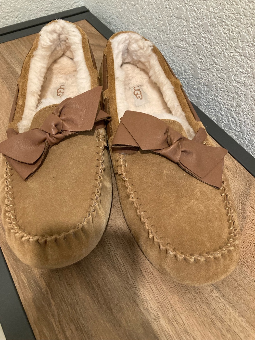 UGG Women's Chestnut Suede Bow Moccasins with Shearling Lining-Wmn’s Sz 11B